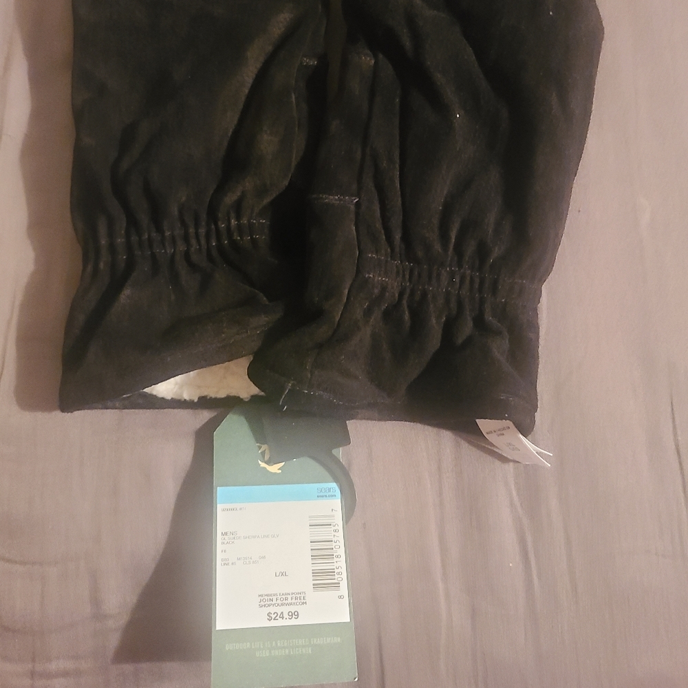 Gloves - Picture 2 of 2